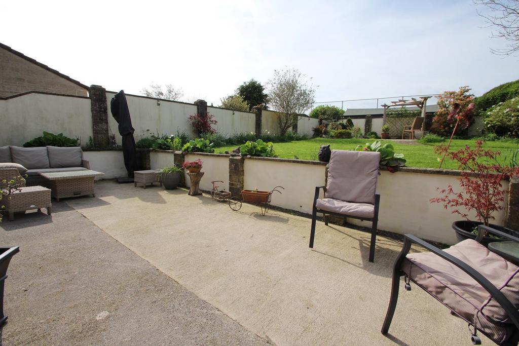 Charlton Road, Shepton Mallet, BA4 3 bed bungalow for sale £495,000