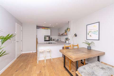 2 bedroom flat for sale, 15/5 Hughes Close, Edinburgh, EH7