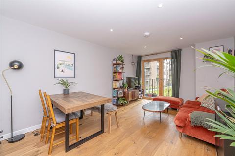 2 bedroom flat for sale, 15/5 Hughes Close, Edinburgh, EH7