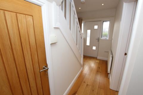 4 bedroom semi-detached house to rent, Pogmoor Road, Barnsley