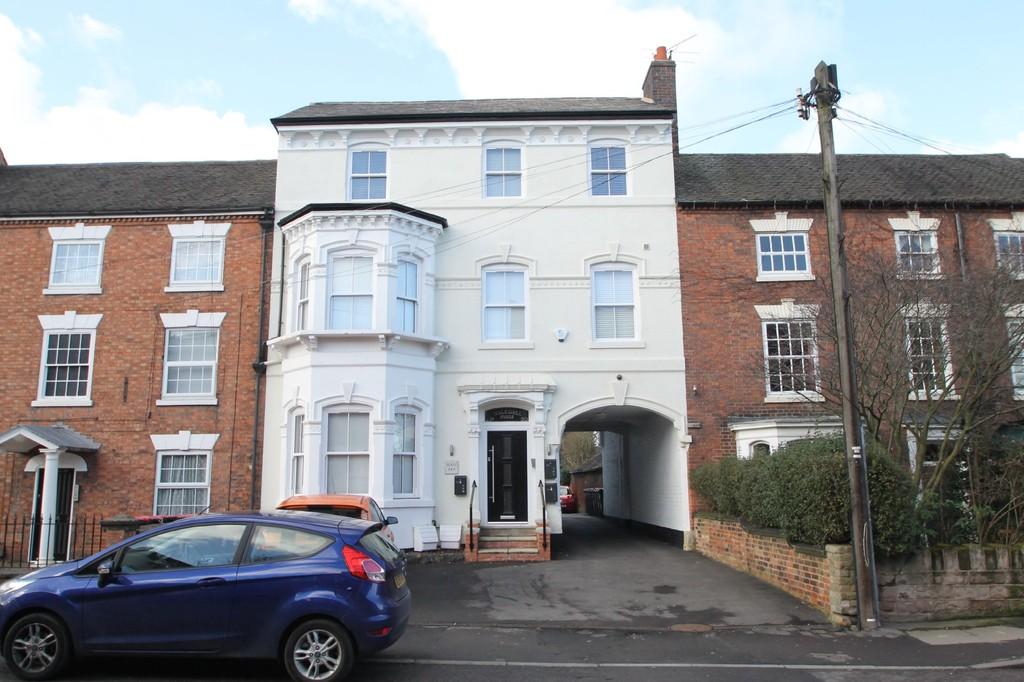 Coleshill Road, Atherstone 2 bed apartment to rent £735 pcm (£170 pw)