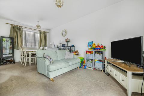 27 Oaktree Gardens, Eltham, London, SE9 3GA
