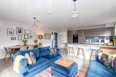 3 bedroom apartment to rent, Craighall Road, Edinburgh, Midlothian