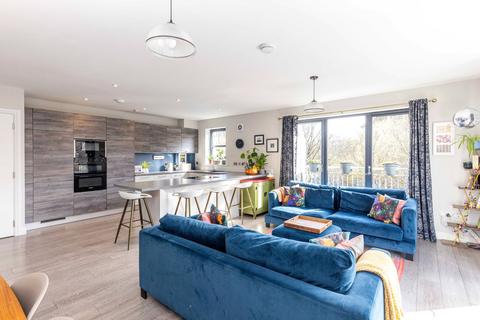 3 bedroom apartment to rent, Craighall Road, Edinburgh, Midlothian