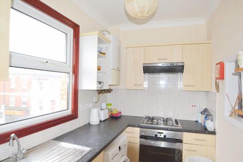 2 bedroom flat to rent, Crouch Hill, London N4