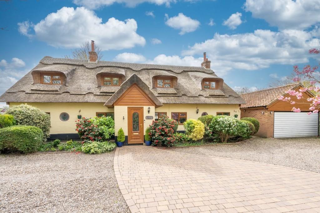 West Somerton 4 bed cottage for sale £695,000
