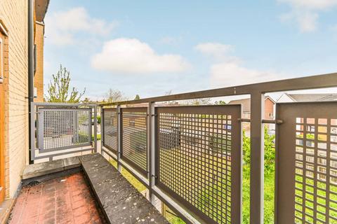 4 bedroom terraced house to rent, Goodman Crescent, Croydon, CR0