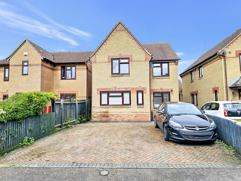 Beech Drive, Brackley 3 bed detached house for sale £365,000