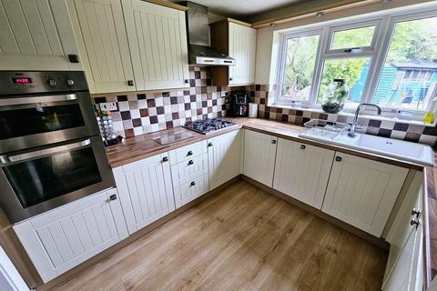 18 Beech Drive, Brackley, NN13 6JH