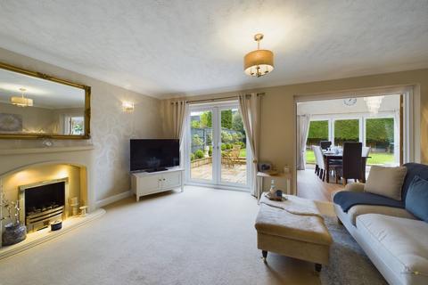 7 Barrington Close, Stretton, Burton-on-trent, DE13 0YD