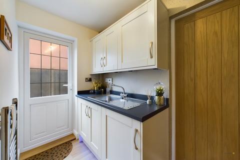 7 Barrington Close, Stretton, Burton-on-trent, DE13 0YD