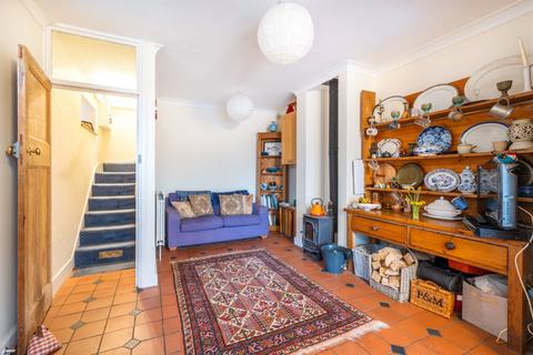12 Mountside, Guildford, GU2 4JE