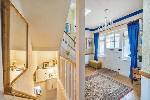 12 Mountside, Guildford, GU2 4JE