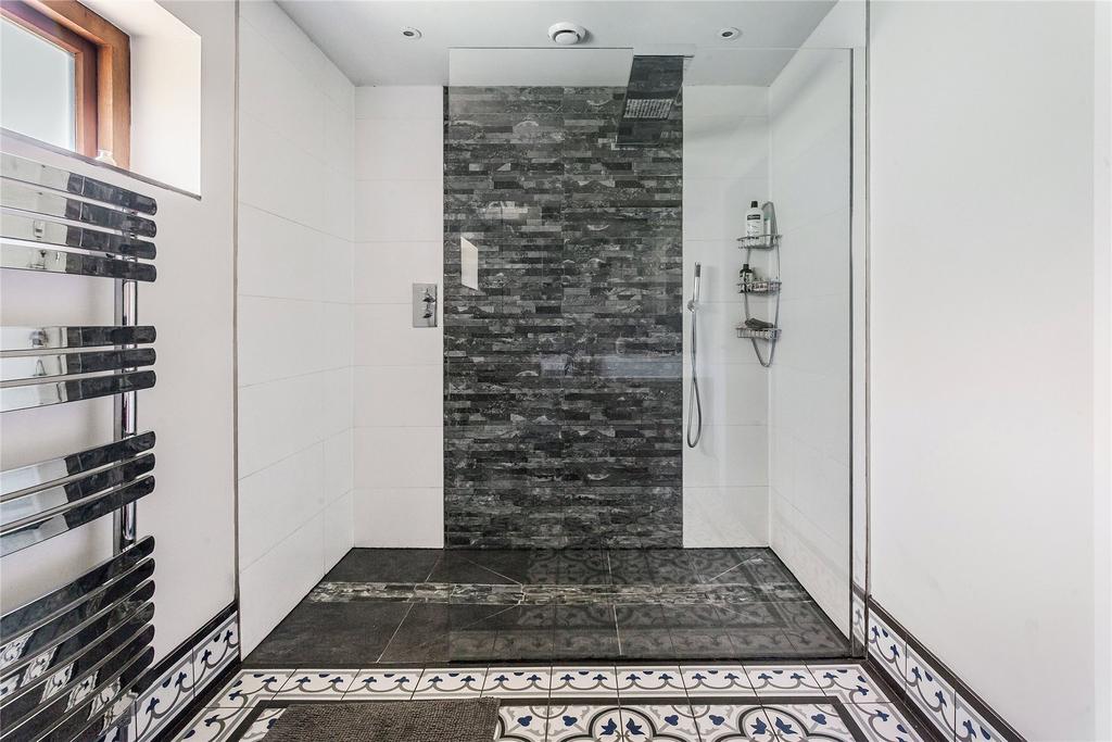 Family Shower Room