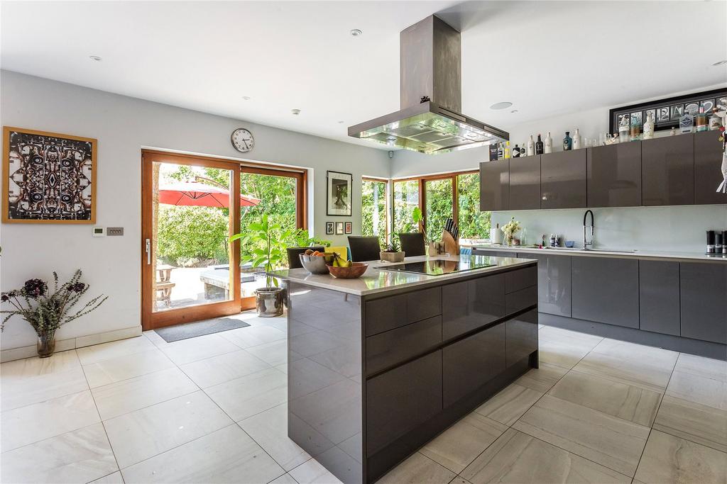 Kitchen/Dining