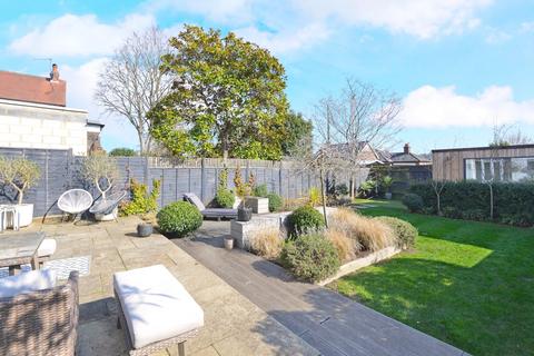 6 Wolseley Road, Godalming, GU7 3DX