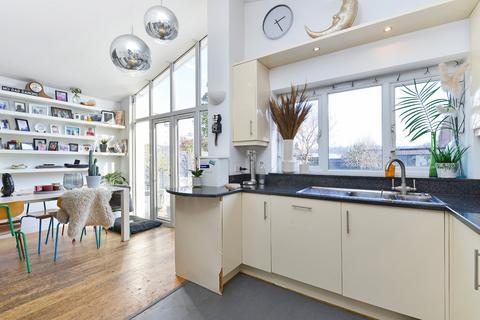 6 Wolseley Road, Godalming, GU7 3DX