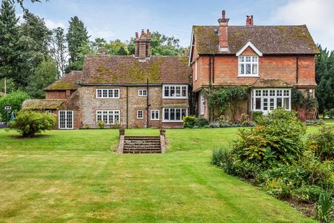 6 bedroom semi-detached house for sale, Haslemere Road, Witley, Godalming, Surrey, GU8