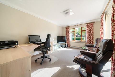 15 Hillgarth, Hindhead, GU26 6PP