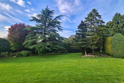 15 Hillgarth, Hindhead, GU26 6PP
