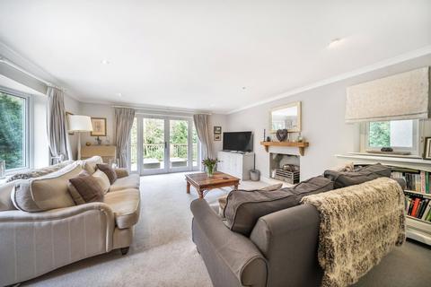 Holly Cottage Tarn Road, Hindhead, GU26 6TP