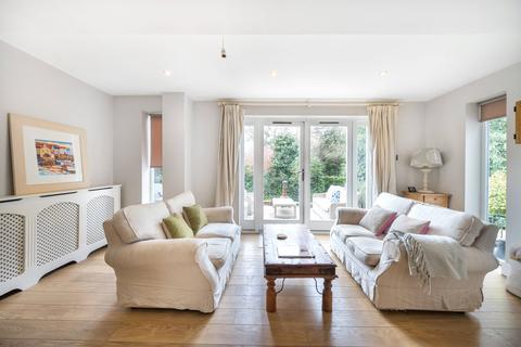 Holly Cottage Tarn Road, Hindhead, GU26 6TP