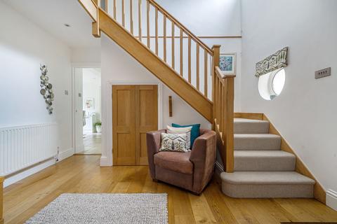 Jays Upper Hammer Lane, Bramshott Chase, Hindhead, GU26 6DD