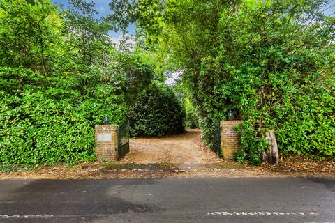 Haslemount Hazel Grove, Hindhead, GU26 6BJ