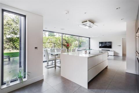 38 Streets Heath, West End, Woking, GU24 9QU
