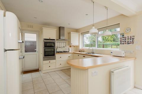 2 Copse Glade, Surbiton, KT6 6QB