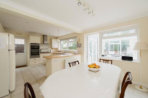 2 Copse Glade, Surbiton, KT6 6QB