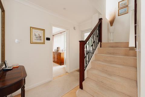 2 Copse Glade, Surbiton, KT6 6QB