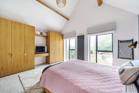 3 Forest Close, Woking, GU22 8LT