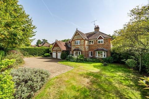 Flint House Oak End Way, Woodham, Addlestone, KT15 3DY