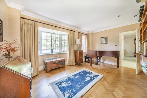 Flint House Oak End Way, Woodham, Addlestone, KT15 3DY