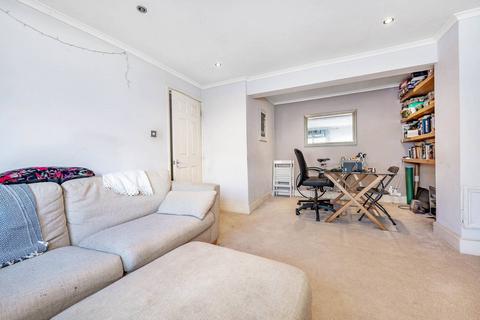 2 bedroom flat to rent, Queens Road, Peckham, London, SE15
