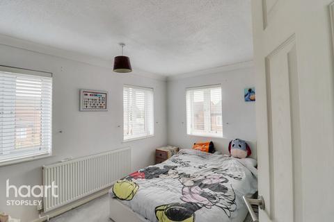 4 Hedley Rise, Luton, LU2 9UD