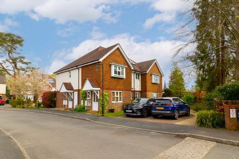 2 bedroom apartment for sale, 1a Stanstead Close, Caterham