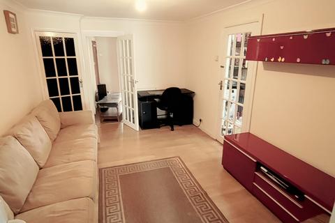 2 bedroom flat to rent, Washington Avenue, Manor Park London
