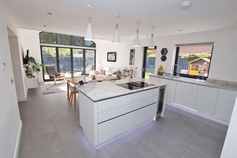 Sunrise Chapel Road, Tetney, Grimsby, DN36 5JQ