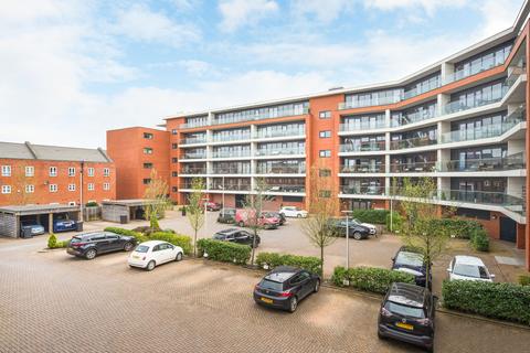 2 bedroom flat for sale, Racecourse Road, Newbury, RG14