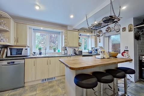 54 Broadlee, Wilnecote, Tamworth, B77 4PF