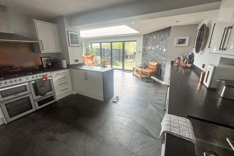 22 Bramble Avenue, Barry, CF62 7JN