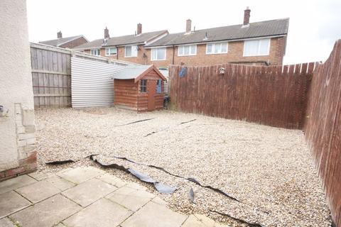 3 bedroom semi-detached house to rent, Easby Close, Middlesbrough TS6 8ES