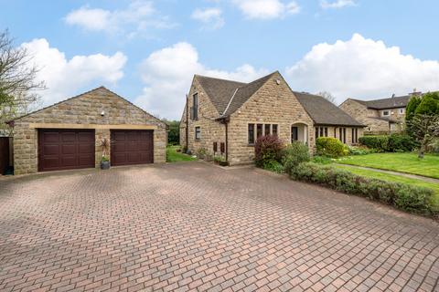 5 bedroom detached house for sale, Bookers Field, Gomersal