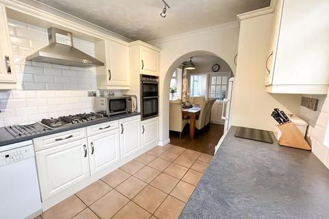 8 Leandor Drive, Sutton Coldfield, B74 2EW