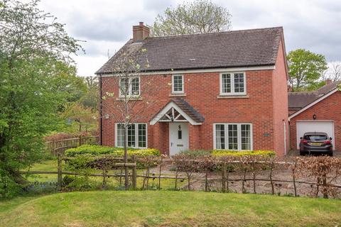 4 bedroom detached house for sale, Old Calmore