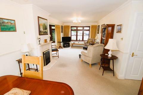 7 Flint Close, Banstead, SM7 3AP