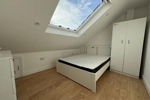 undefined, Uxbridge Road, Southall, UB1