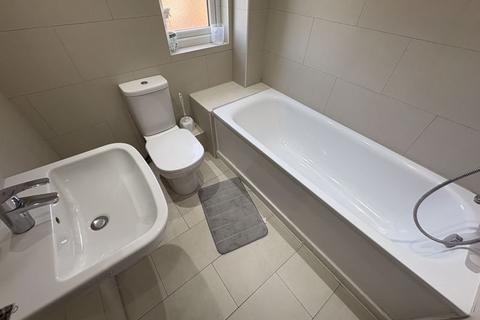 undefined, Uxbridge Road, Southall, UB1